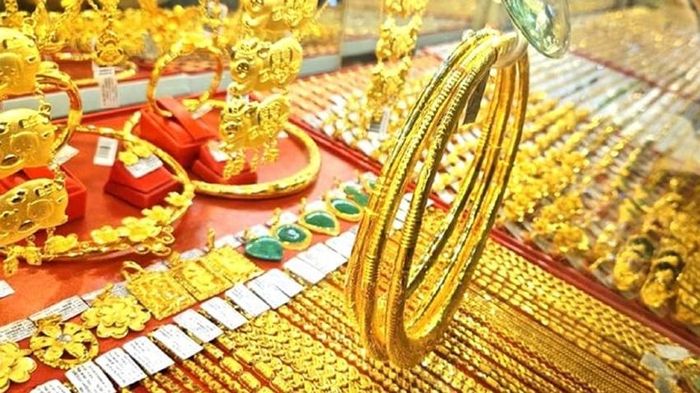 Giá vàng sáng 07/03: Đồng loạt giữ nguyên 183,8 triệu, nhẫn SJC rẻ hơn thị trường 300.000 đồng