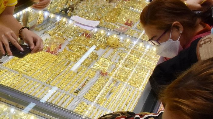 Giá vàng sáng 14/03: SJC mở cửa giữ nguyên 184,8 triệu sau hai phiên giảm sốc, DOJI và PNJ đồng giá