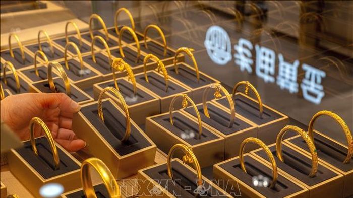 Giá vàng cuối ngày 09/03: Hồi phục 1,6 triệu từ đáy sáng, SJC chốt phiên mở tuần tại 184,1 triệu đồng